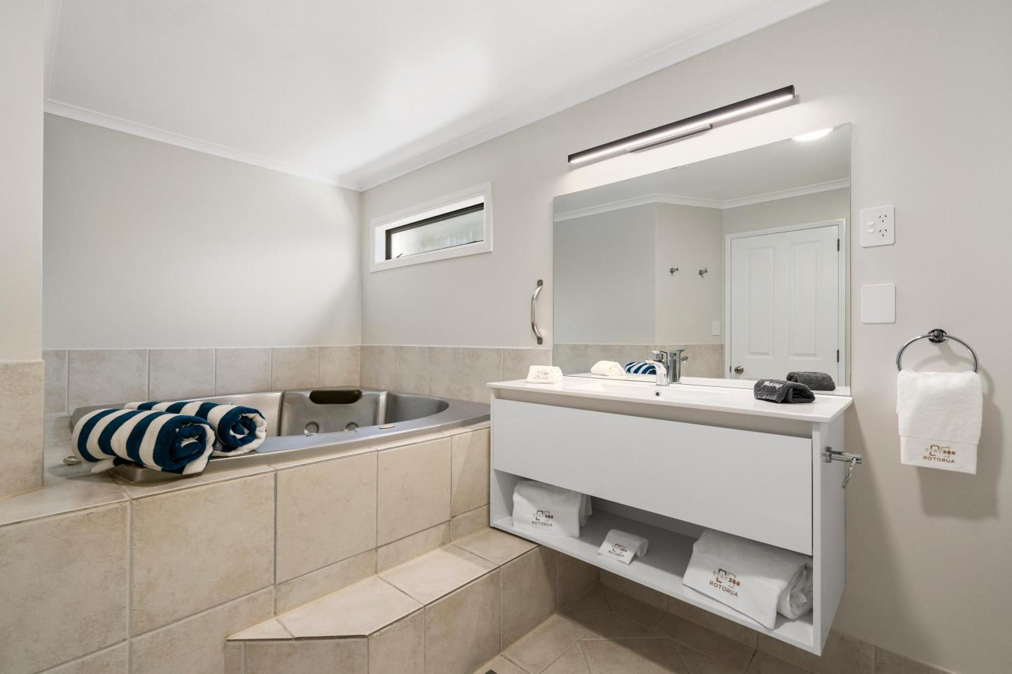 Stay 280 & Stay 284 Rotorua - Refurbished Modern Accommodation Екстер'єр фото