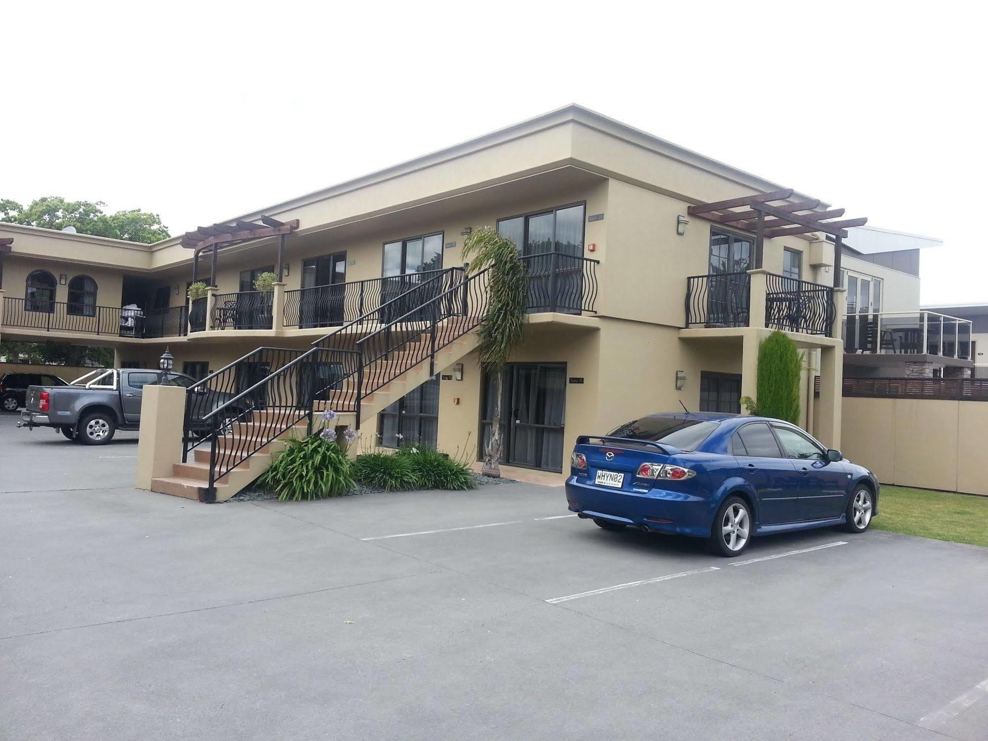 Stay 280 & Stay 284 Rotorua - Refurbished Modern Accommodation Екстер'єр фото